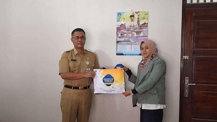 Direktur UT Purwokerto Audiensi dengan Kepala Dinas Perindustrian dan Tenaga Kerja Kabupaten Brebes