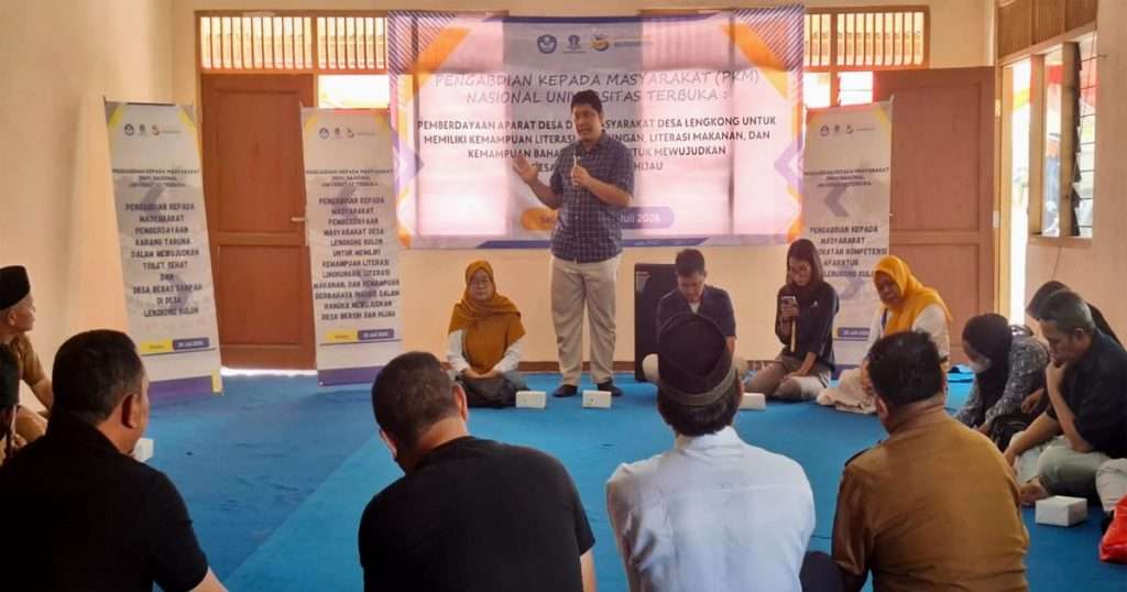 Tingkatkan Nilai Guna! UT Dorong Desa Lengkong Kulon Jadi Desa Hijau dan Bebas Sampah