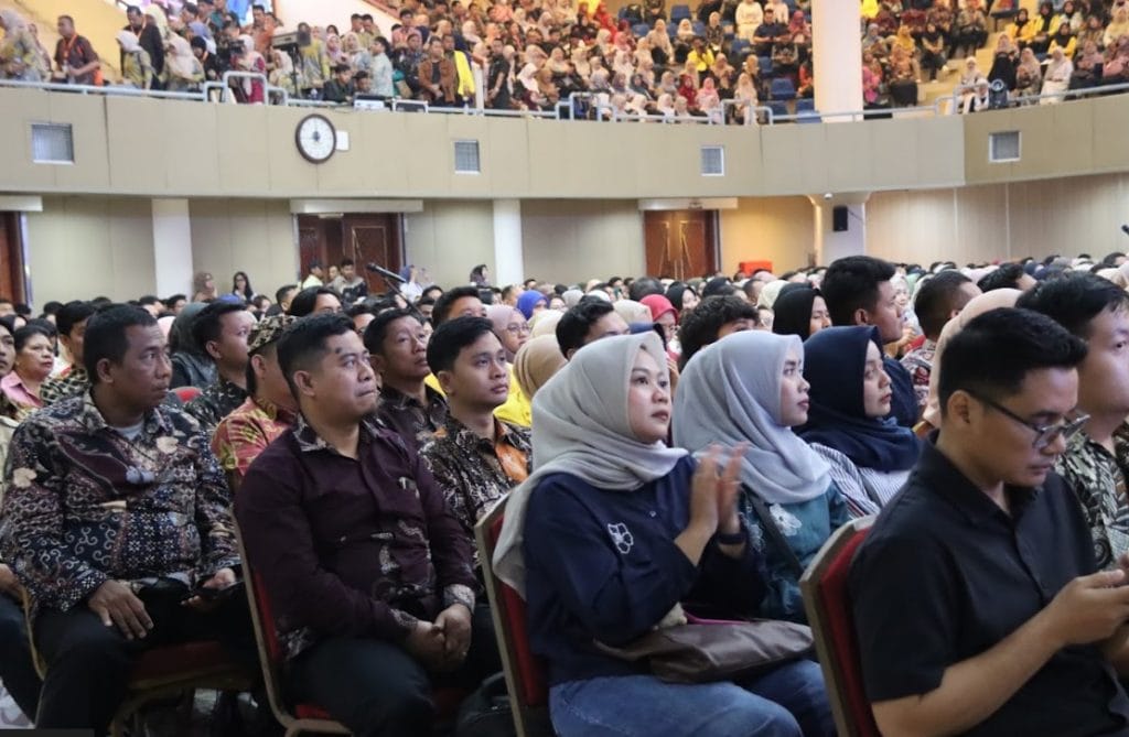 Yusril Ingatkan Calon Wisudawan UT: AI Boleh Canggih, Integritas Tetap Penentu 