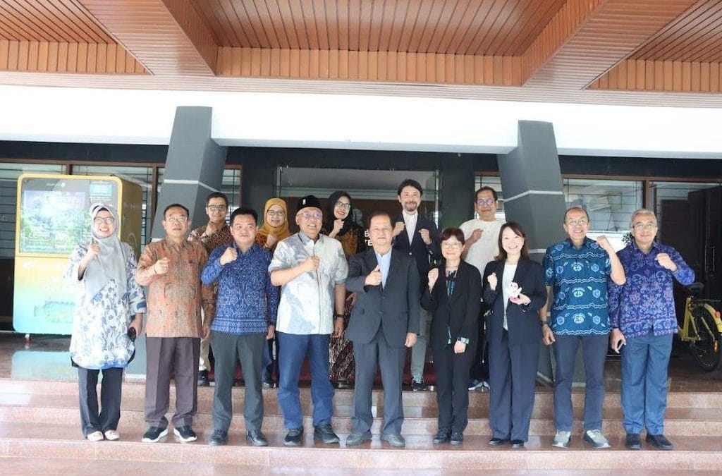Bukan Baru Kenal, UT dan Open University of Japan Perkuat Kolaborasi lewat MoU